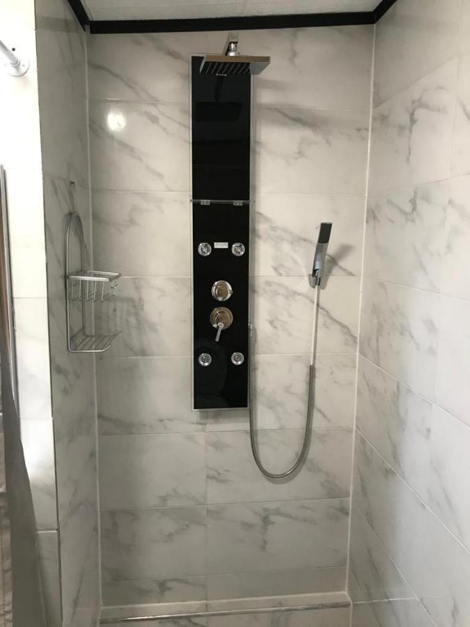 Le Flamboyant Avec Piscine Chauffee 30° Et Jacuzzi Apartman Saint-André Kültér fotó