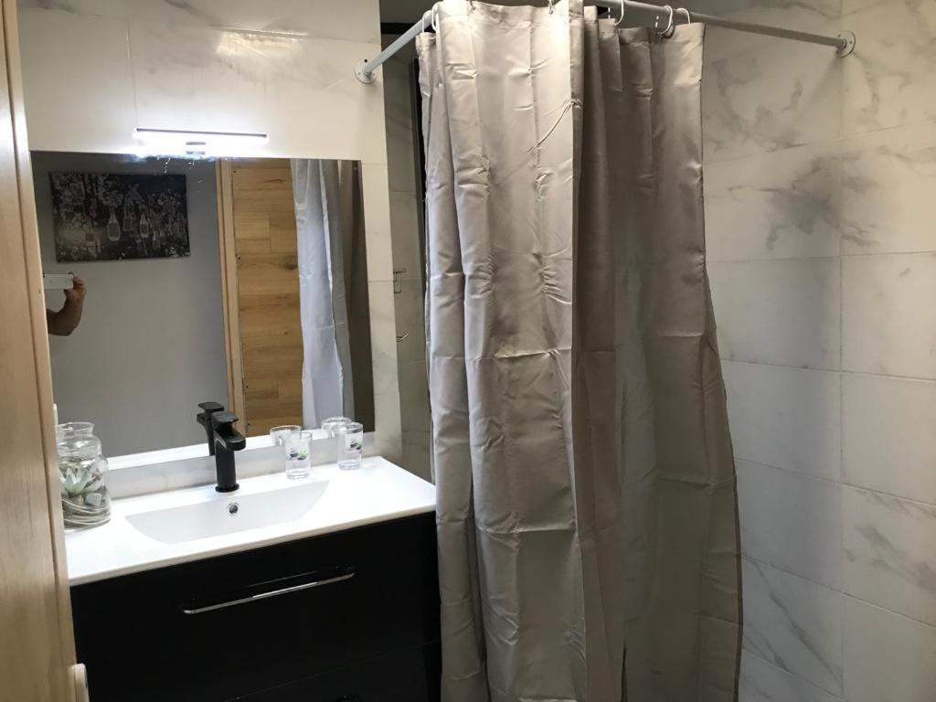 Le Flamboyant Avec Piscine Chauffee 30° Et Jacuzzi Apartman Saint-André Kültér fotó