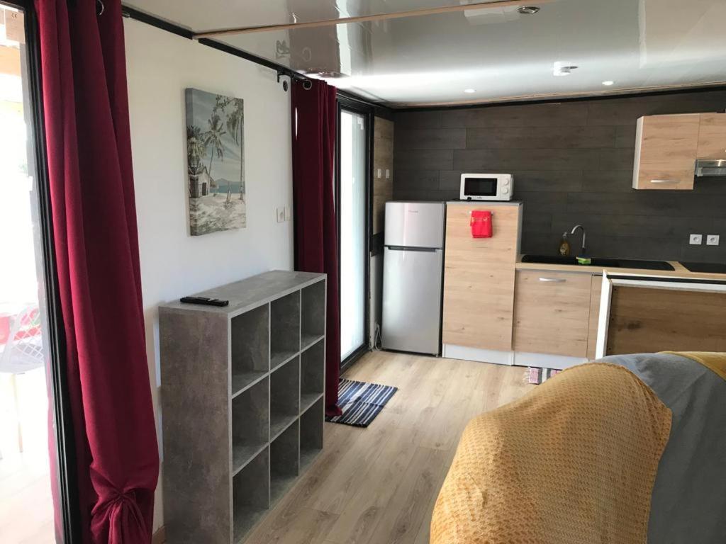 Le Flamboyant Avec Piscine Chauffee 30° Et Jacuzzi Apartman Saint-André Kültér fotó